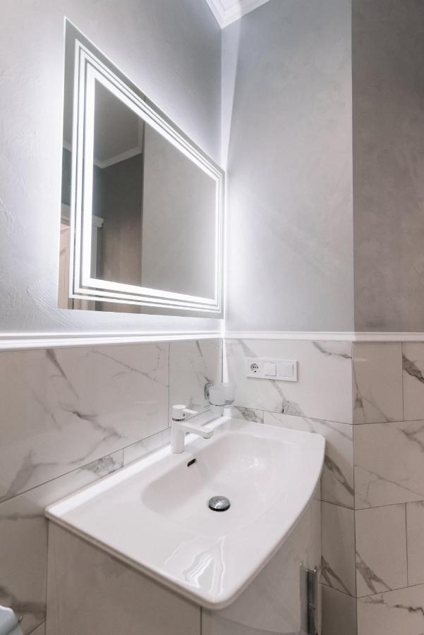 Royal Tower Vip Smart Apartments 1 Kiev Eksteriør bilde